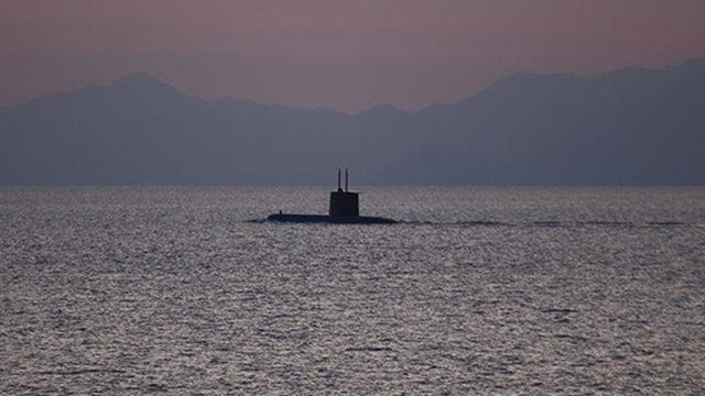 Denizaltı krizi devam ediyor! Bakan Senato'da yuhalandı