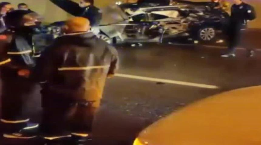 Üsküdar'da otomobil zabıta aracına çarptı:1 yaralı