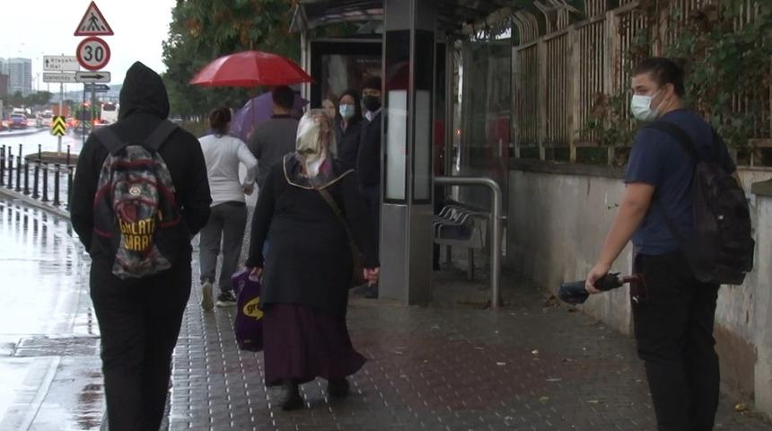 İstanbullu yağmura hazırlıksız yakalandı