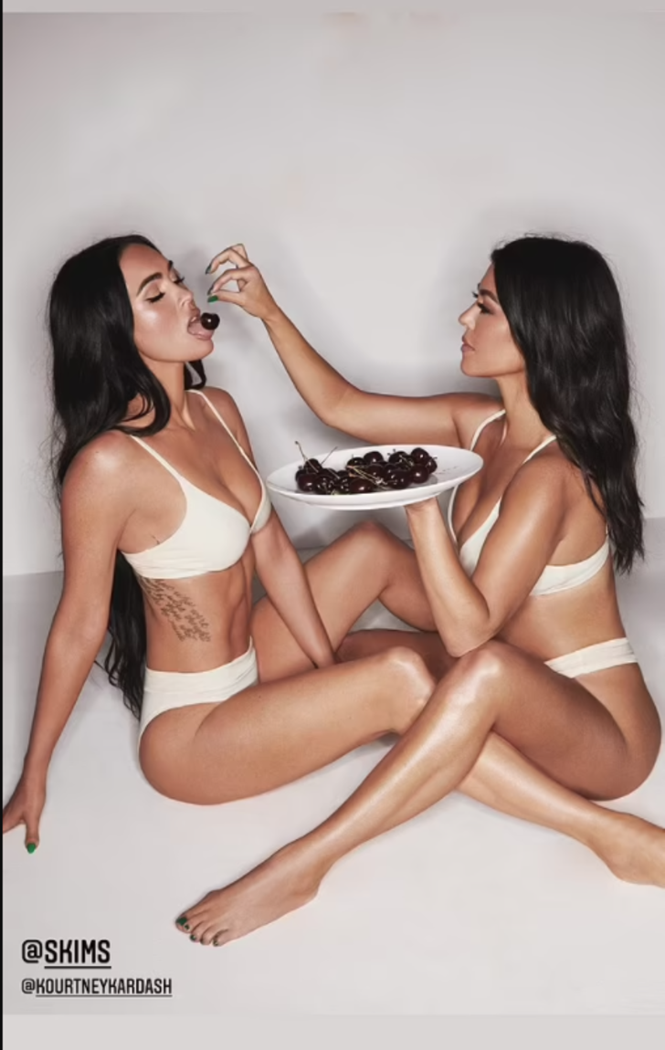 Kourtney Kardashian ve Megan Fox’un üstsüz pozları gündeme bomba gibi düştü G2