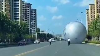 Yer: Çin! Sosyal medyada viral oldu: Dev Ay'ı ellerinden kaçırdılar