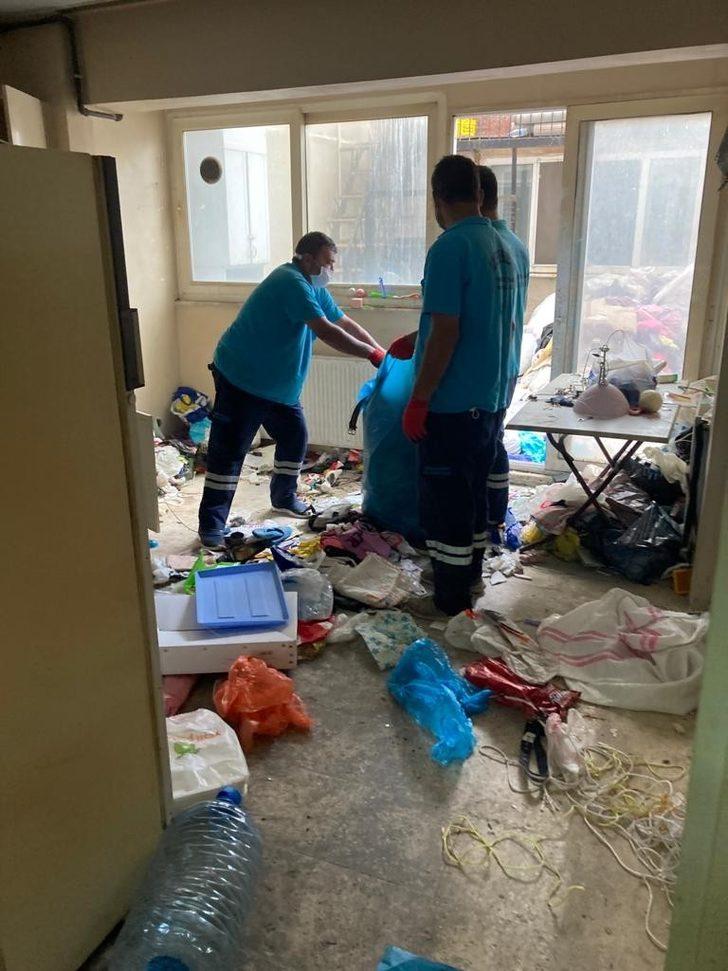 Alzheimer hastası yaşlı adamın evinden 3 kamyon çöp çıktı G5