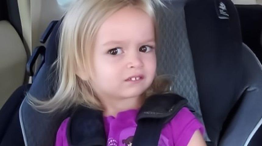 İnternette viral hale gelmişti! "Yan bakan Chloe" NFT olarak satışa çıkıyor