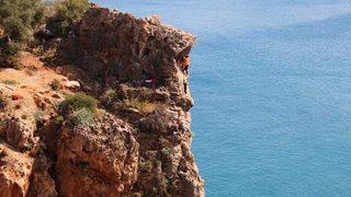 Falezlerde korkutan görüntü, polisi alarma geçirdi! Sebebi bakın neymiş