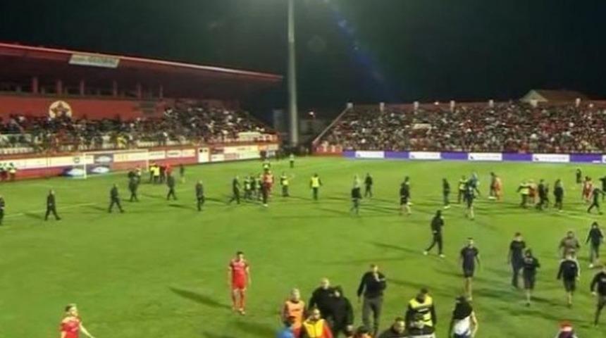 Hakemleri diri diri yakıyorlardı! Bosna Hersek'te akılalmaz olay