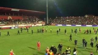 Hakemleri diri diri yakıyorlardı! Bosna Hersek'te akılalmaz olay