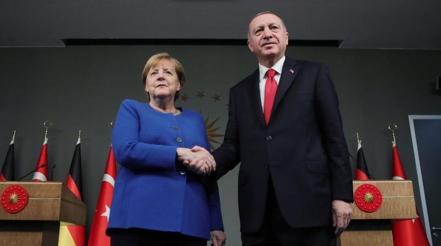 Angela Merkel 16 yılda Türkiye’nin AB'yle ilişkilerinin seyrinde nasıl kritik rol oynadı?