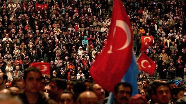 Erdoğan'ın 2008'de Köln'de 20 bine yakın Türk vatandaşının katımıyla yaptığı toplantı, ilişkilerde ilk önemli gerginlik kaynağı oldu.