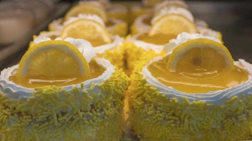 Usta şeften damak çatlatan tüyolar! Limonun lezzet kattığı 3 muhteşem tatlı tarifi	