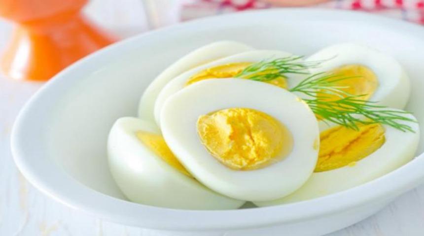 Kahvaltıda klasik yumurta tariflerinden sıkılanlar için 3 yaratıcı yumurtalı kahvaltılık tarifi