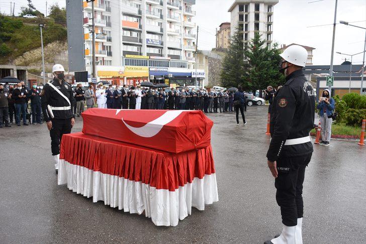 Bartın'da trafik kazasında hayatını kaybeden komiser yardımcısının cenazesi defnedildi G2