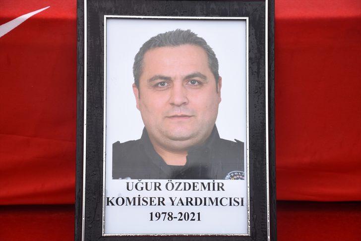 Bartın'da trafik kazasında hayatını kaybeden komiser yardımcısının cenazesi defnedildi G4