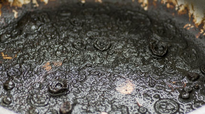 Yanan tencereyi ilk g&uuml;nk&uuml; parlaklığına kavuşturabilirsiniz! Ne kadar basit olduğuna &ccedil;ok şaşıracaksınız