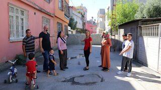 Şaşkına çeviren olay! Tapulu arazim diyerek sokağı duvar örüp kapattı
