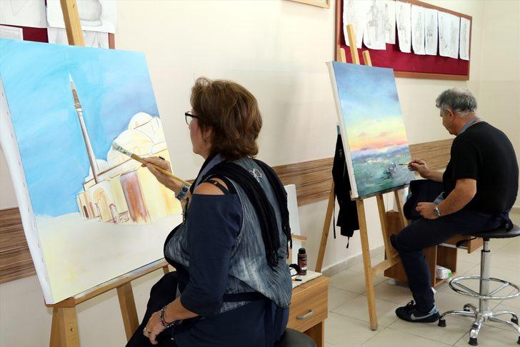 Çankırı'nın güzelliklerini 5 ülkeden 14 ressam tuvale yansıtıyor G1