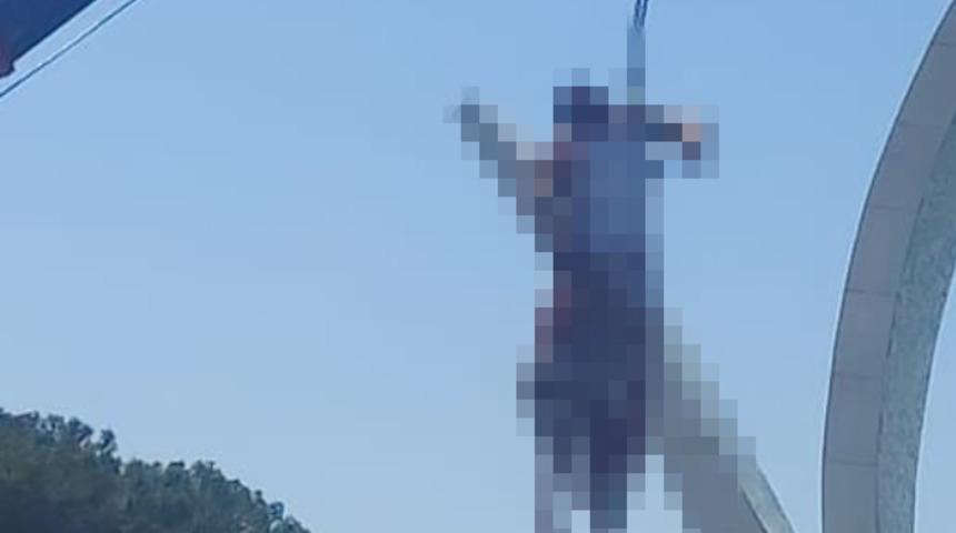 Taliban'dan korkunç infazlar! Cesetleri vince asıp Afgan halkına izlettiler