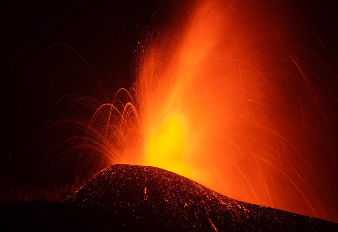 Kanarya Adaları'ndaki yanardağ felaketi devam ediyor! Patlamalar şiddetlendi
