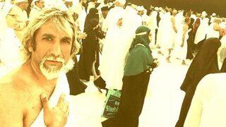 Tarık Mengüç Umre'ye giden isimler arasına katıldı