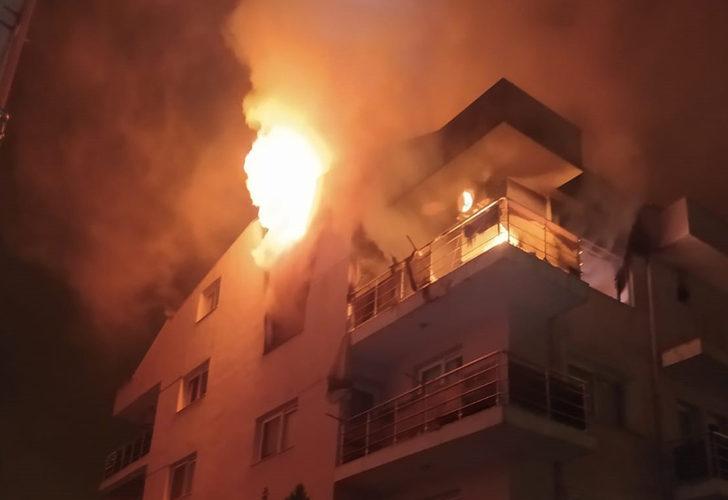 Yer: Aydın! Öfkeli koca binayı ateşe verdi, mahalleli sokağa döküldü G2