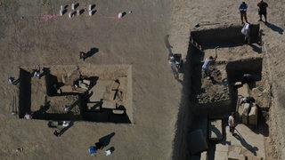 Heyecanlandıran gelişme! Magnesia Zeus Tapınağı'nın giriş kapısına ulaşıldı