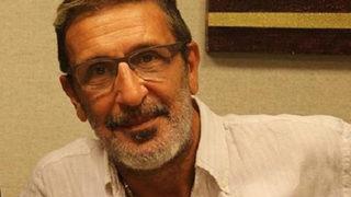 Cem Özer karısının bikinili pozlarını paylaştı!