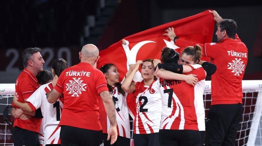 Paralimpik Oyunları: T&uuml;rkiye Golbol Kadın Milli Takımı, ABD'yi yenerek &uuml;st &uuml;ste ikinci kez olimpiyatlarda şampiyon oldu
