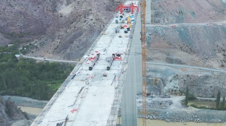 Türkiye'nin en yüksek ayaklı ikinci viyadüğü olacak! Açılma tarihi belli oldu