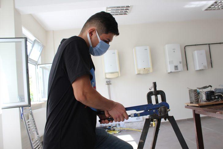 Mesleki eğitim merkezi cirosuyla il birincisi oldu G4