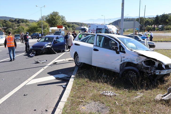 Bolu Dağı'nda meydana gelen kaza ulaşımı aksattı G3