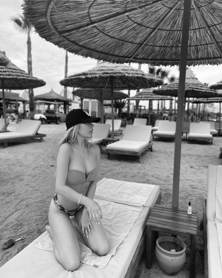 Mehmet Ali Erbil'in kızı Yasmin Erbil, cesur pozlarıyla yürek hoplatıyor! G4