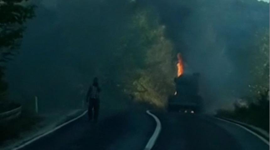 Sülfürik asit yüklü tankerde yangın