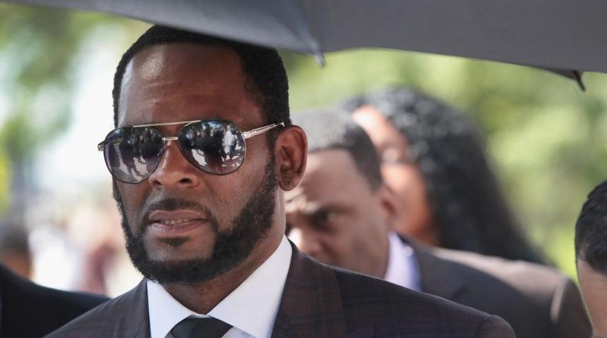 R Kelly: Amerikalı şarkıcı seks ticareti ve şantajdan su&ccedil;lu bulundu, &ouml;m&uuml;r boyu hapis cezası alabilir