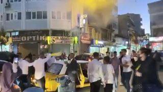 Tepki çeken görüntüler! Düğün konvoyu ile yolu kapatıp halay çektiler