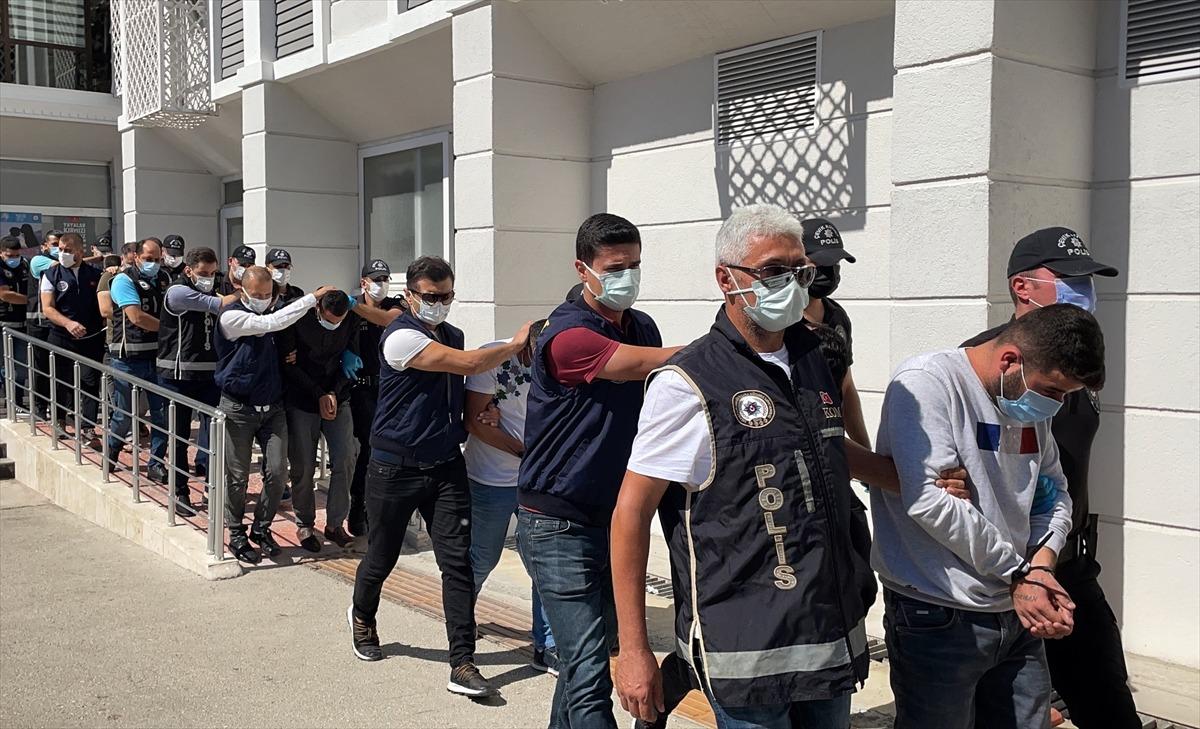 Mersin'deki tefecilik ve yağma operasyonunda 6 ş&uuml;pheli tutuklandı