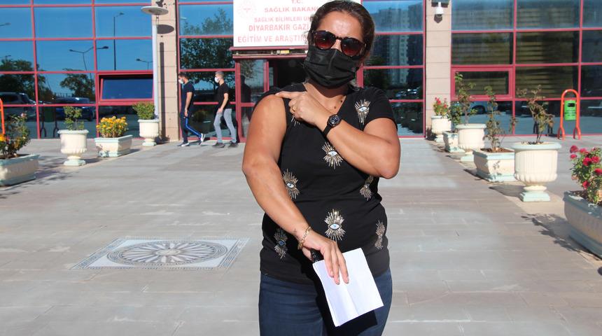 Güzellik merkezinde lazer işlemi yaptırdı, kolları ve bacağı yandı