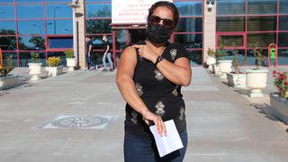 Güzellik merkezinde lazer işlemi yaptırdı, kolları ve bacağı yandı