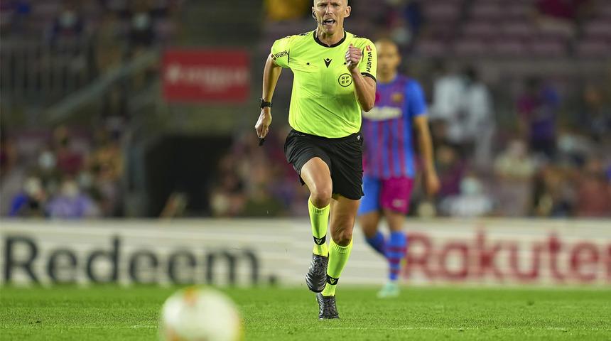 Fenerbahçe ve Galatasaray'ın maçlarında düdük çalacak hakemler belli oldu!