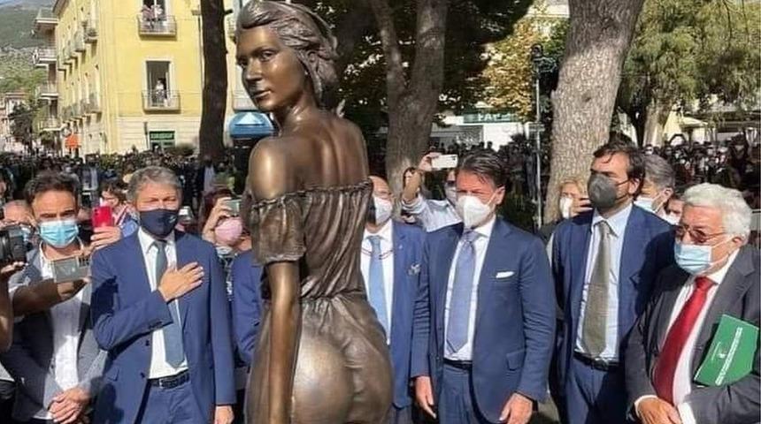 İtalya'da 'cinselleştirilmiş' tarım işçisi heykeli tartışması: 'Erkek şovenizmi bu ülkenin hastalıklarından'