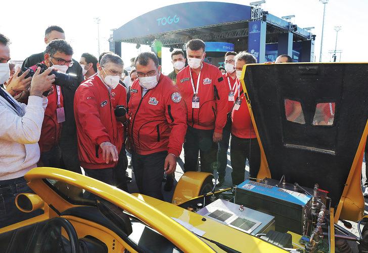 Prof. Dr. Aziz Sancar, TEKNOFEST'te TOGG'un direksiyonuna geçti G5