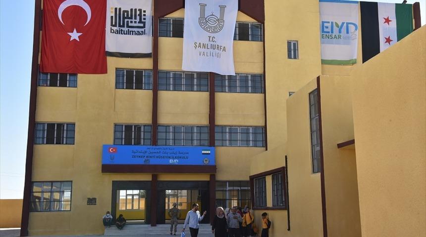 Tel Abyad'da yardım kuruluşlarınca onarımı tamamlanan okullar açıldı