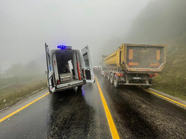 Kastamonu'da tıra arkadan çarpan panelvandaki 5 kişi yaralandı G5