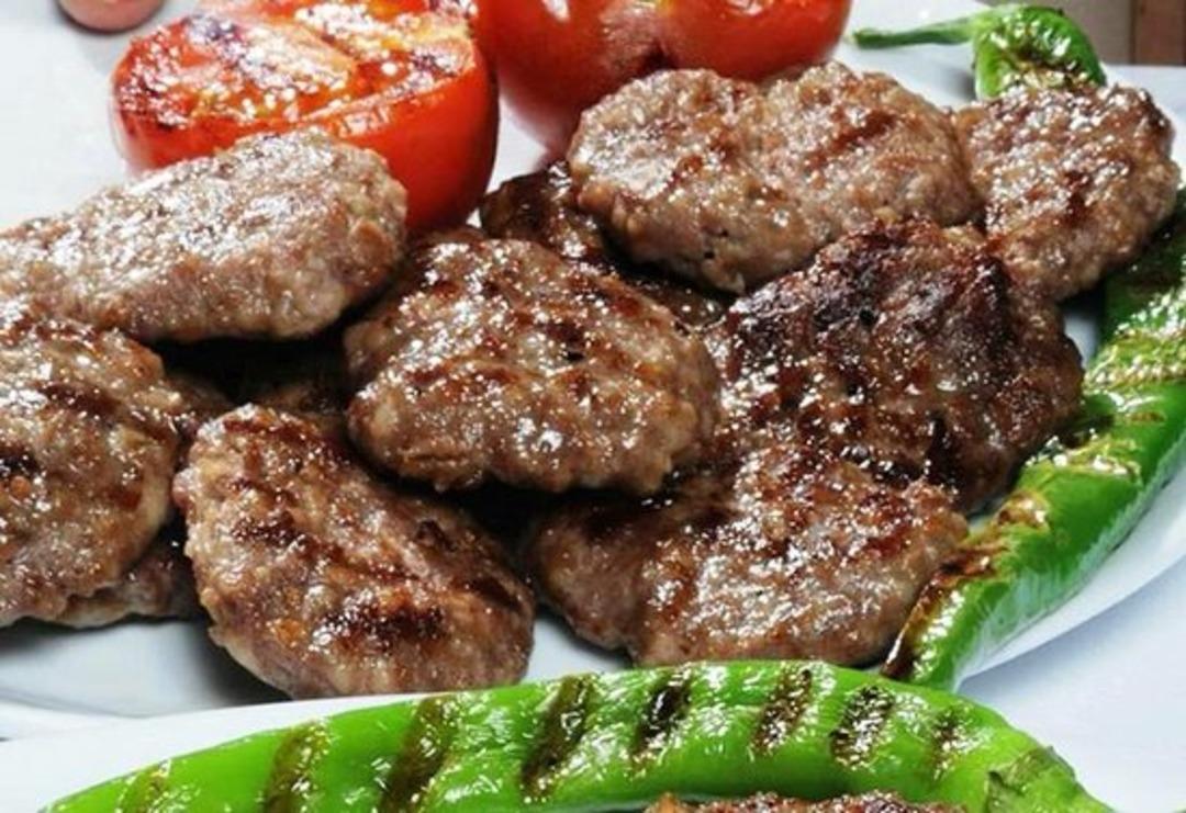 Ak&ccedil;aabat k&ouml;fte nasıl yapılır? MasterChef Ak&ccedil;aabat k&ouml;ftesi tarifi ve malzemeleri neler?