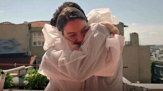 Masumlar Apartmanı 40. bölüme Gülben'in Esat'a evlilik teklifi damga vurdu! Sosyal medyayı sallayan sahne!