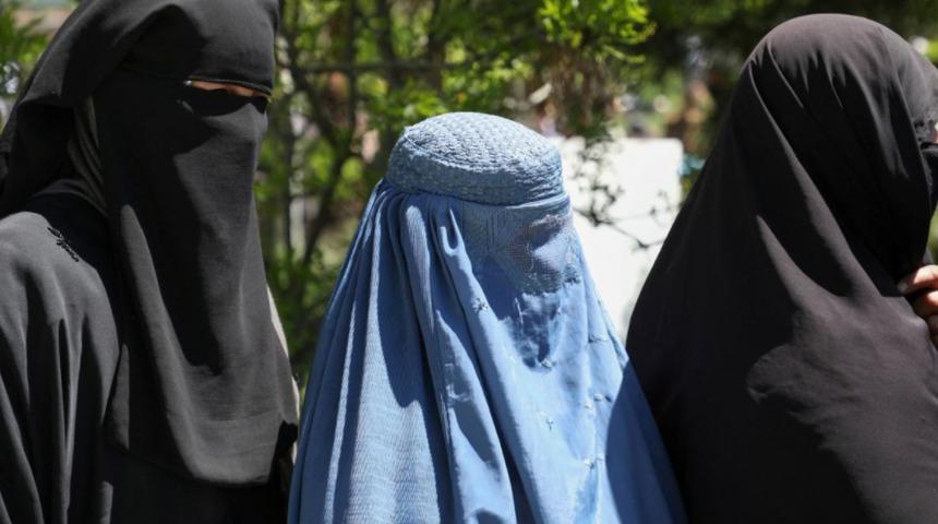 New York Times: Kabil Üniversitesi rektörü kadınların derslere katılmasını yasakladı! ''Önce islam''