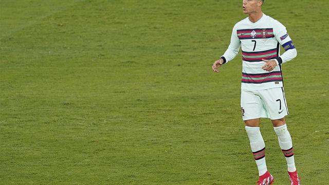 Cristiano Ronaldo'dan hayranlarını şaşırtan karar