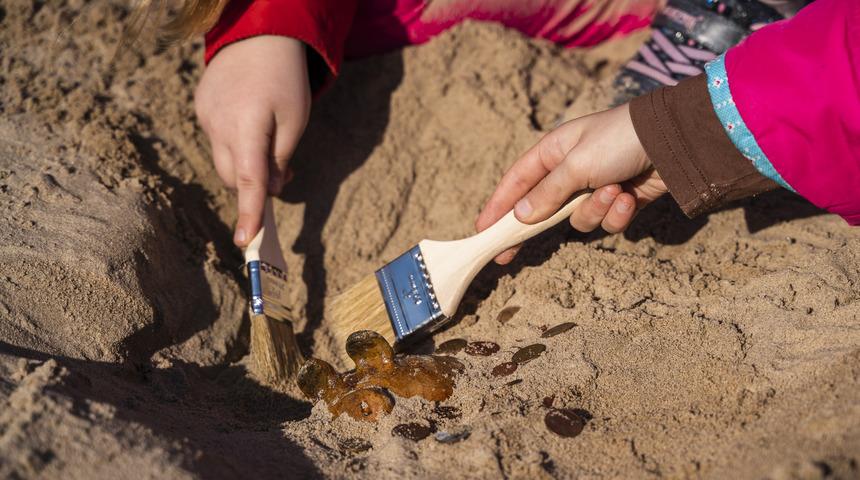 Kazakistan'da 2 bin yıllık mezar bulundu