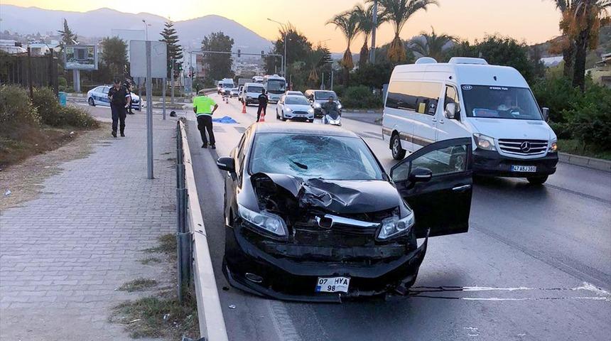 Antalya'da otomobilin çarptığı yaya öldü