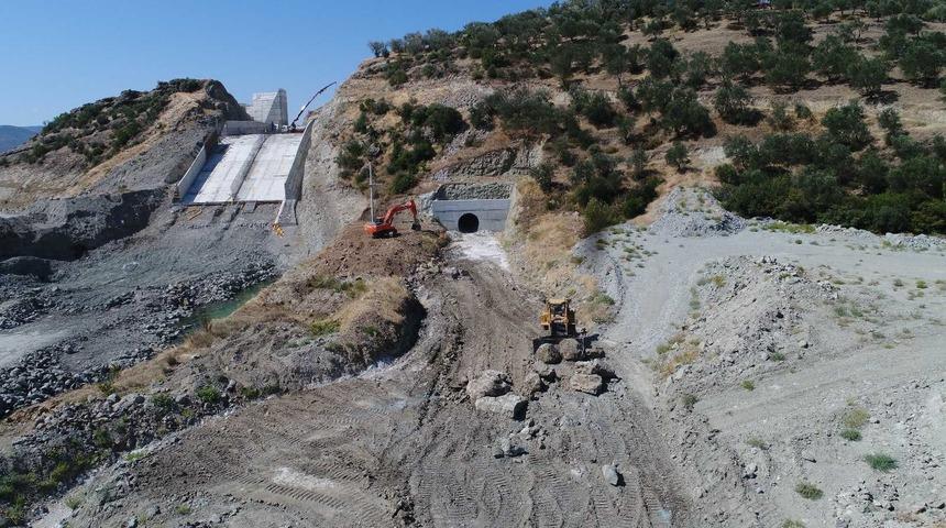 Barajlar para bekliyor