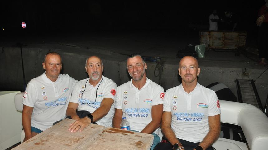 Emre Seven, deniz kirliliğine dikkati çekmek amacıyla Mersin'den KKTC'ye yüzüyor