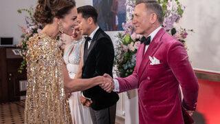 Yeni James Bond filminin galasına kraliyet ailesi damga vurdu! Kate Middleton'un elbisesi kafa karışıklığı yarattı